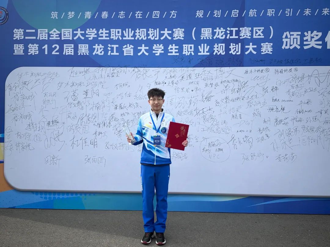 1741592030440383.jpg ee446cc629e1bc0c4c387550d2bdcb08.jpg