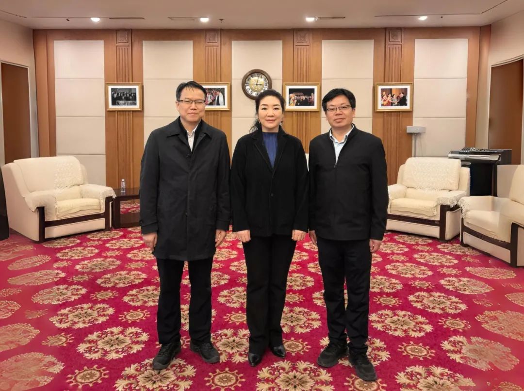 1742776623862033.jpg 640.jpg