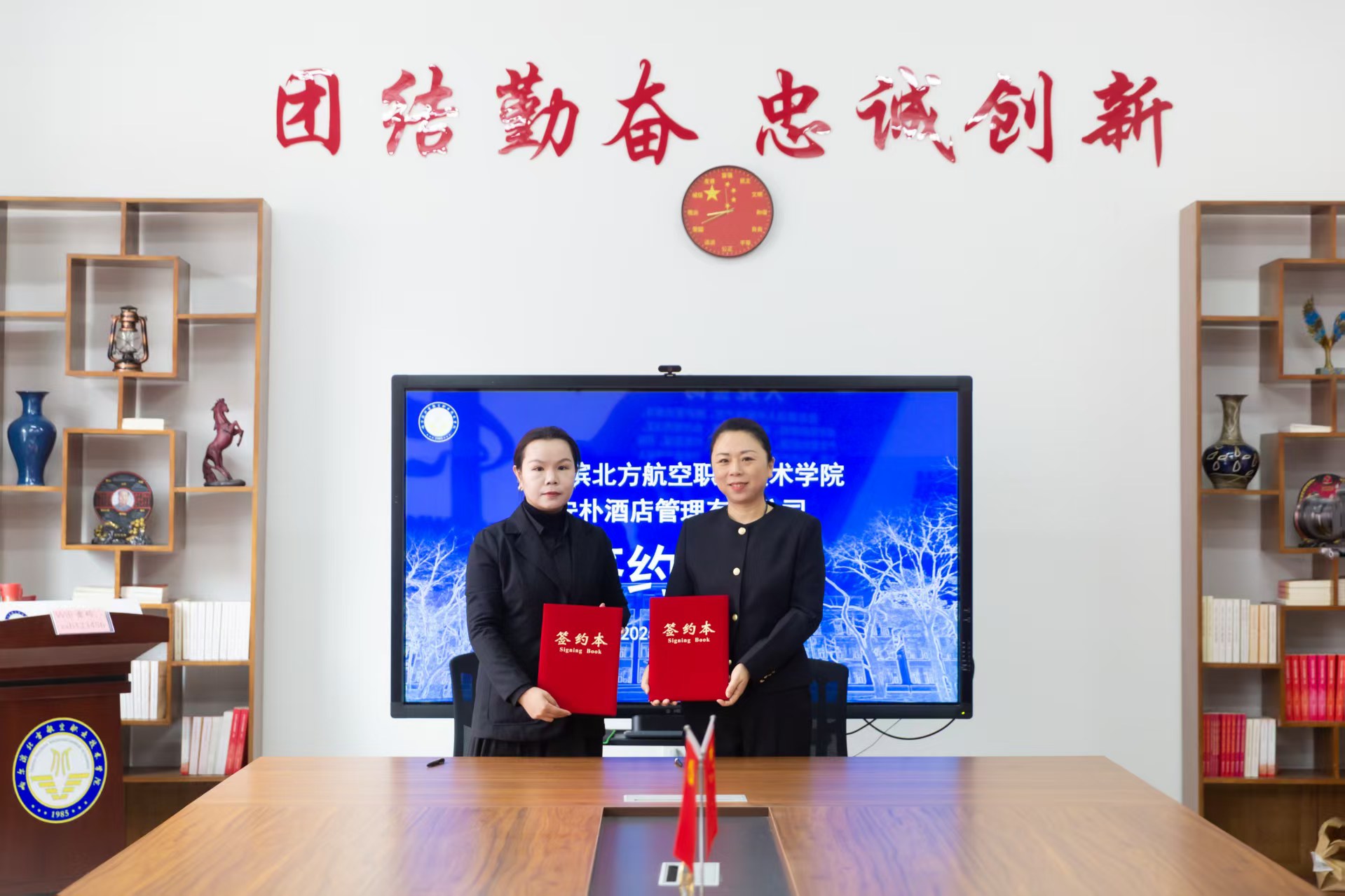 1743567154703710.jpg 10aaaace10273e7cf2cba88ee533df1.jpg