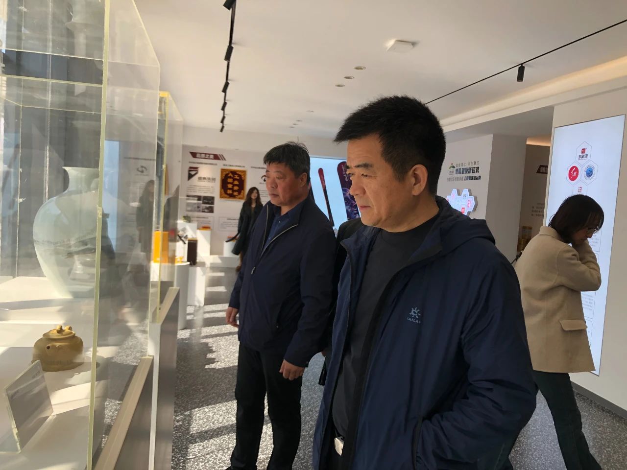 1746584943109995.jpg 03985de63b453d8cfc1800196be40945.jpg